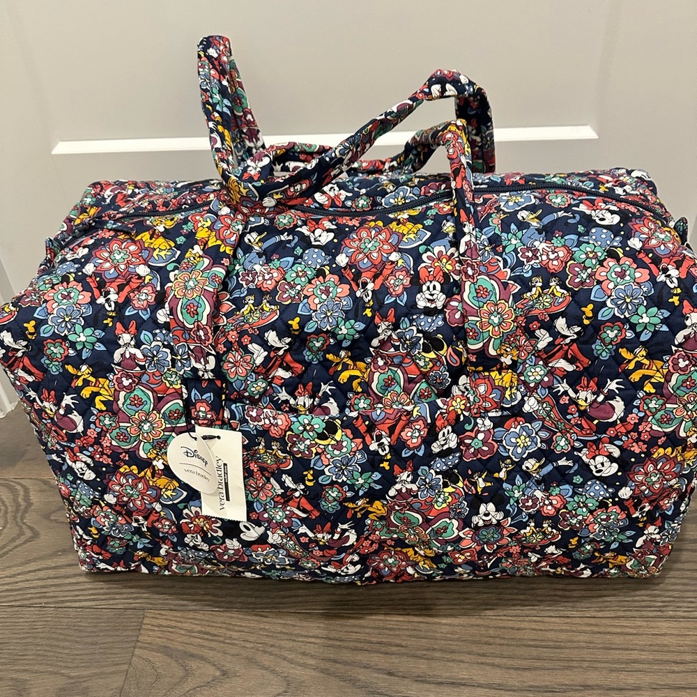 Vera Bradley Limited Edition Mickey and Friends Large Travel Duffel NWT - Picture 4 of 14
